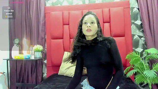 sashajonees online show from September 23, 8:29 pm