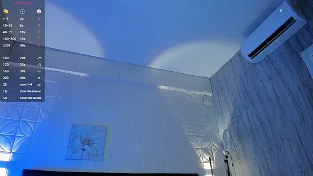 EmillyLim online show from November 3, 8:24 pm