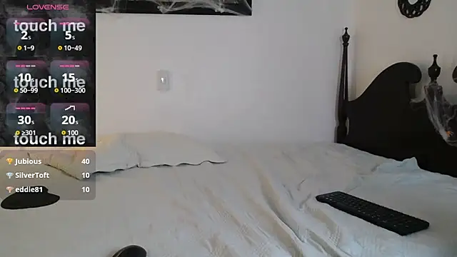 oblivionlove online show from October 31, 9:30 pm