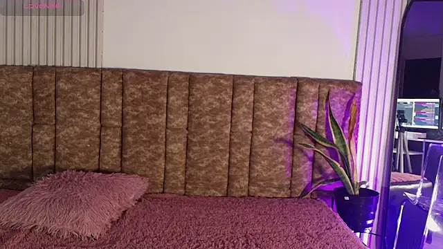 Missdionne curly online show from March 21, 11:15 am