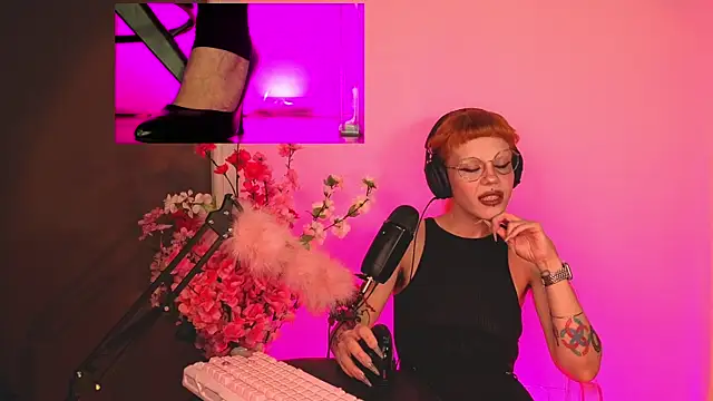 tacodeluxxxe online show from April 20, 3:09 am