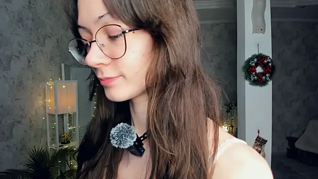 ReneeLippeatt online show from December 21, 7:40 pm