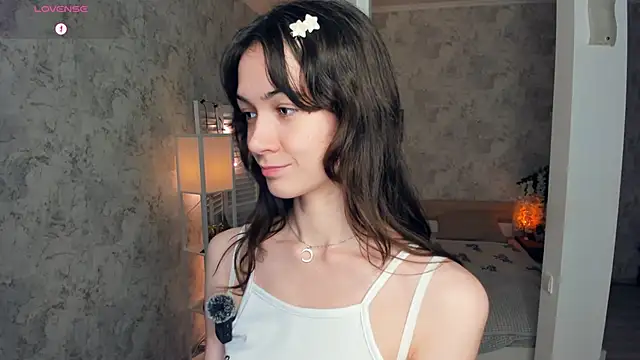 ReneeLippeatt online show from November 13, 7:46 pm