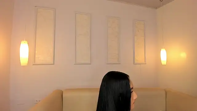 amaraa lewiis online show from October 20, 12:30 pm