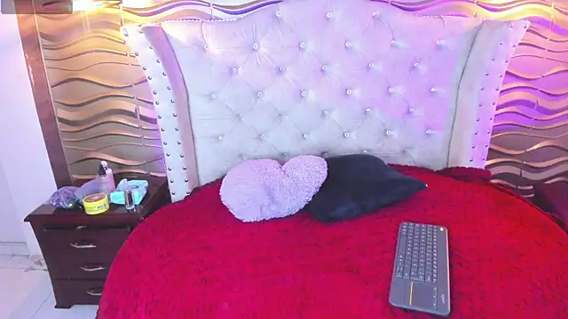 TahiyaMuley  online show from October 13, 7:16 pm