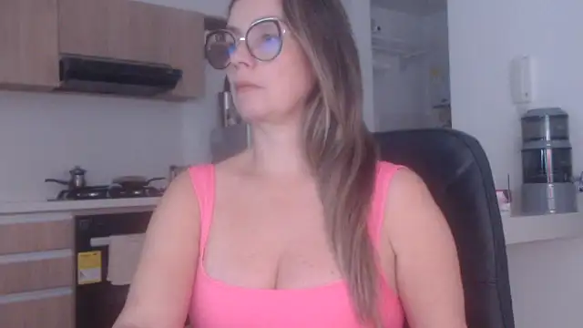 LovePaula online show from June 26, 12:12 am