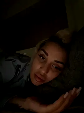 Giullyaxx online show from October 16, 8:33 pm