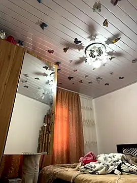 Giullyaxx online show from November 6, 8:53 am