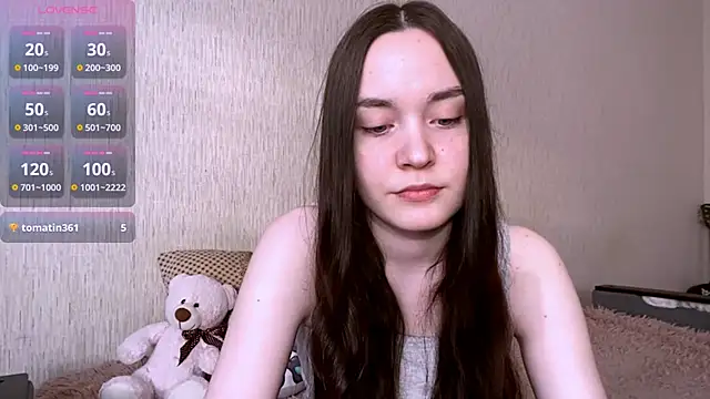 VividSienna online show from May 9, 2:30 pm
