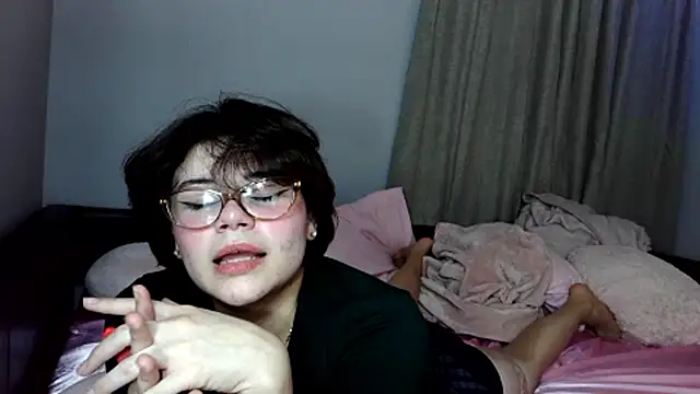 LunaMilav online show from September 24, 3:38 am