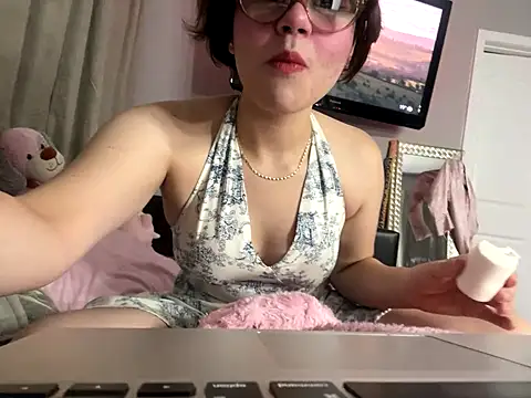 LunaMilav online show from September 22, 12:09 am