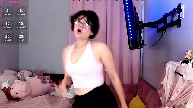 LunaMilav online show from October 26, 1:01 am