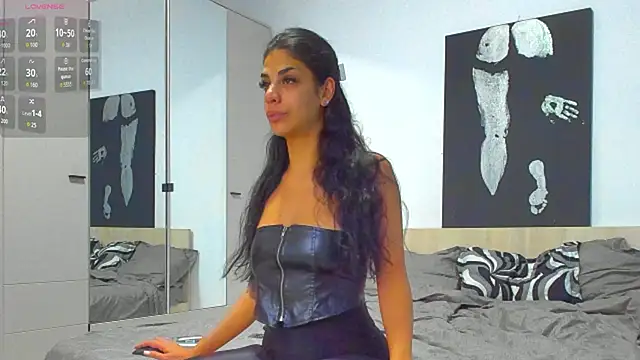 AylinHazellx online show from November 10, 5:24 am