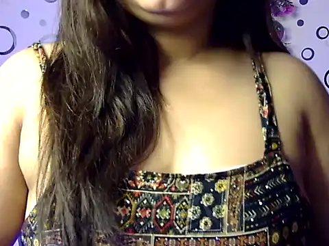 Aaliya02 online show from May 28, 11:08 am