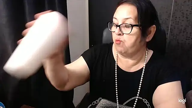 Snapshot of MissSanjanne chatting on October 8, 6:18 am MissSanjanne online show from October 8, 6:18 am