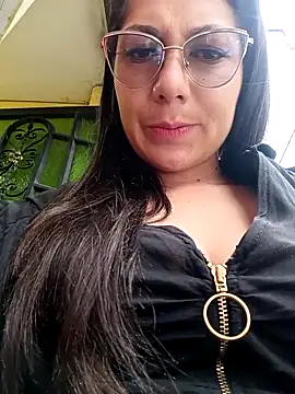 Mia-love-03 online show from October 6, 9:08 pm