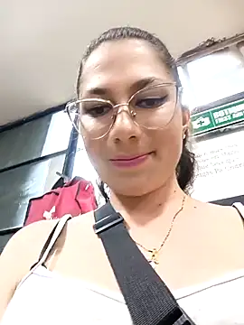 Mia-love-03 online show from October 15, 9:06 pm