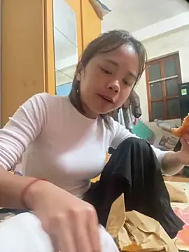 nayyyteyfe online show from October 12, 4:09 pm