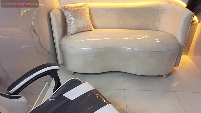 Skyler Gracee Tx online show from October 31, 3:27 pm