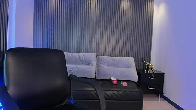 Karol Yanil online show from October 9, 8:46 pm