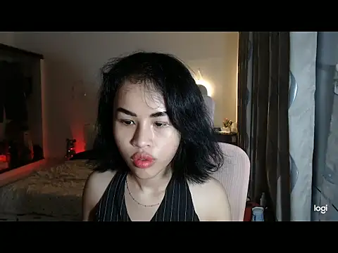 EllieYoon online show from February 6, 1:47 pm