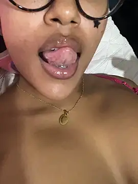 miiabrown18 online show from November 11, 11:18 am