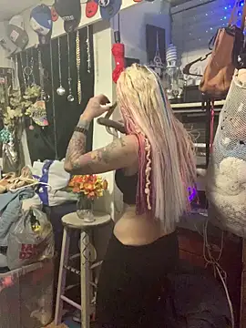 blondebarbiebae online show from March 1, 4:45 am