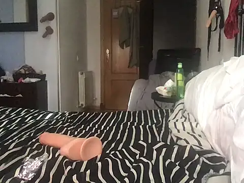 paula19800 online show from September 24, 7:51 am