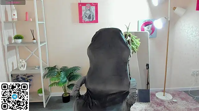 Al1ice Moures online show from February 3, 6:22 am