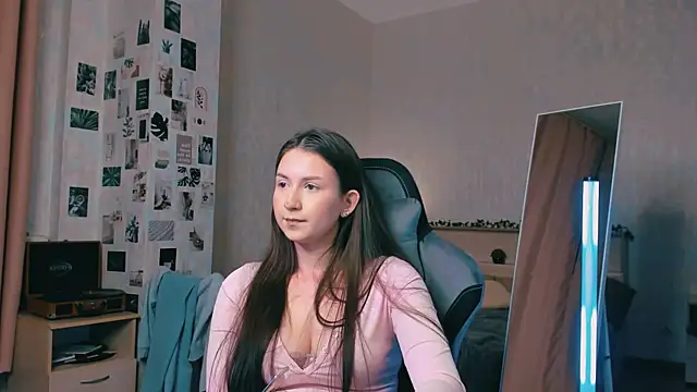 raviolly046 online show from October 14, 2:19 pm