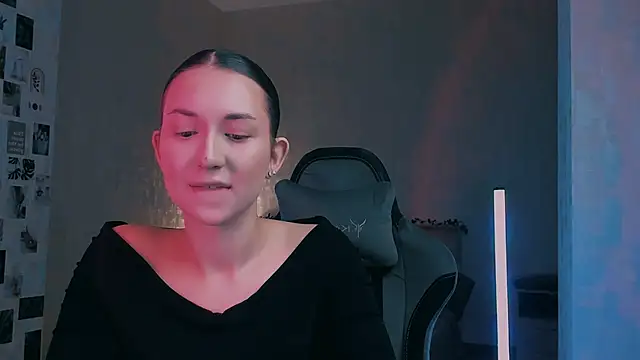 raviolly046 online show from November 5, 10:20 am