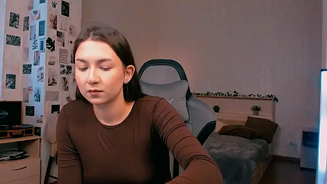 raviolly046 online show from October 20, 11:13 am