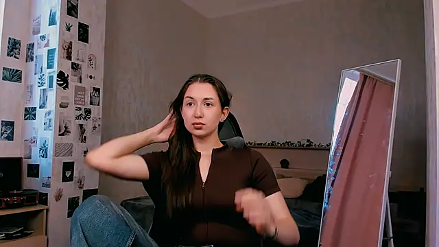 raviolly046 online show from October 4, 9:48 am