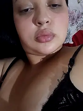 vitoriaavilasilva online show from October 13, 4:42 pm