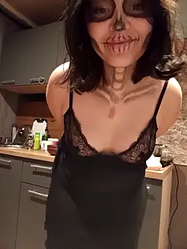 kisette online show from October 31, 5:17 pm