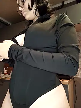 kisette online show from October 8, 5:06 pm