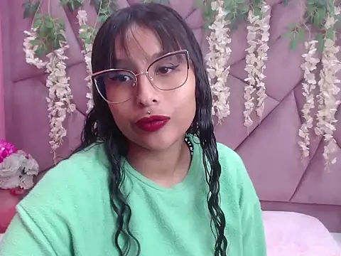 LILI CANDIES online show from September 30, 1:06 pm