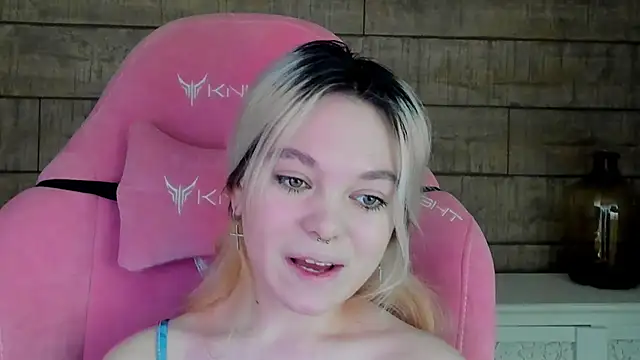 AnnaDelon online show from November 18, 5:08 am