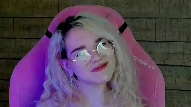 AnnaDelon online show from October 17, 5:43 am