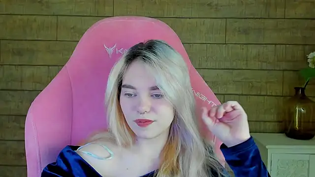 AnnaDelon online show from October 23, 4:40 am