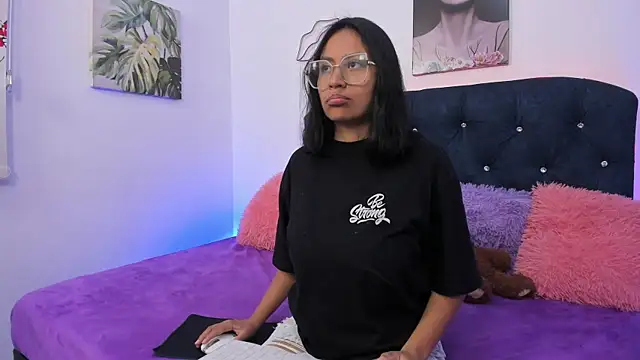 zarelynn online show from October 4, 2:43 pm