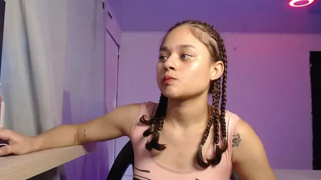 LittleCheerry69 online show from November 4, 5:51 pm