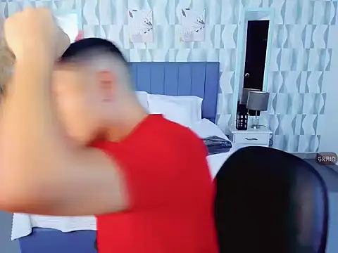 Max Rivers online show from October 25, 7:10 pm