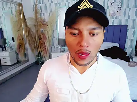 Max Rivers online show from October 18, 7:15 pm