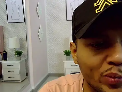 Max Rivers online show from October 4, 7:18 pm