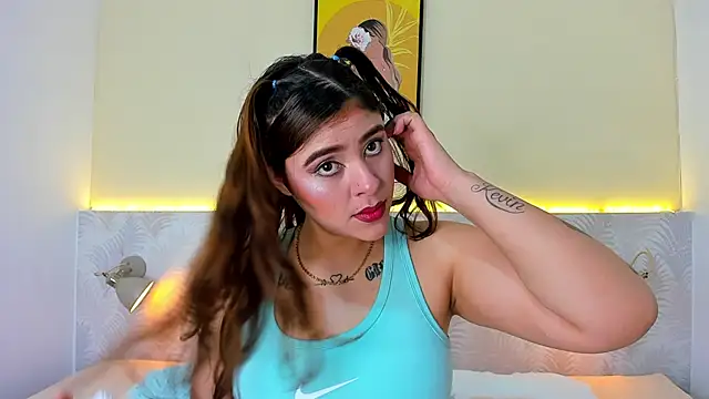 Annie Evenss online show from October 10, 3:55 am