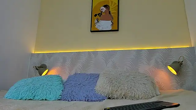 Annie Evenss online show from October 8, 2:16 am