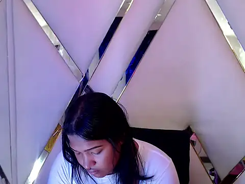 AuroraRoss online show from October 27, 5:30 pm