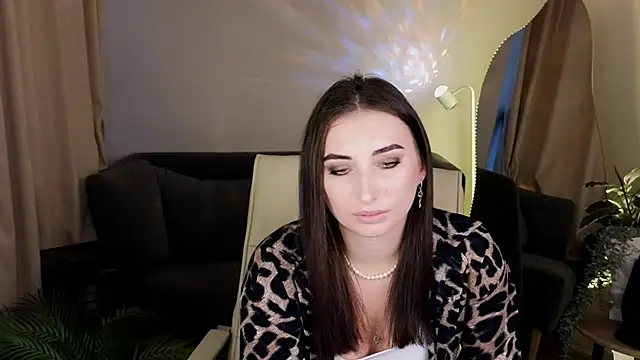 KateLusst online show from September 25, 10:03 am