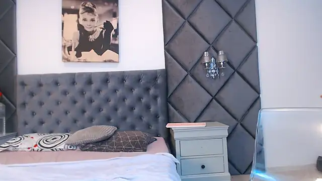 WendyChantal online show from October 12, 7:00 am